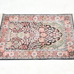 Šilkinis rankų darbo kilimėlis 102x63x0,5 cm