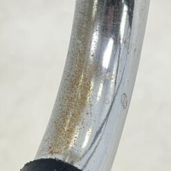 Mid Century stiliaus metalinio rėmo krėslas su eko oda 60x61x82 cm, 43 cm