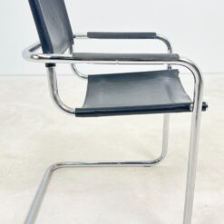 Mid Century stiliaus metalinio rėmo krėslas su eko oda 60x61x82 cm, 43 cm