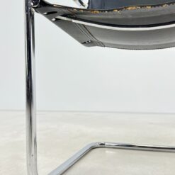 Mid Century stiliaus metalinio rėmo krėslas su eko oda 60x61x82 cm, 43 cm