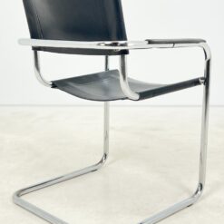 Mid Century stiliaus metalinio rėmo krėslas su eko oda 60x61x82 cm, 43 cm