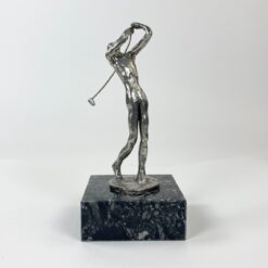 Aliumininė golfo žaidėjo statula ant marmurinio postamento 10x10x21,5 cm