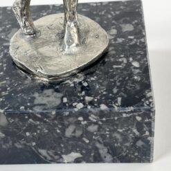 Aliumininė golfo žaidėjo statula ant marmurinio postamento 10x10x21,5 cm