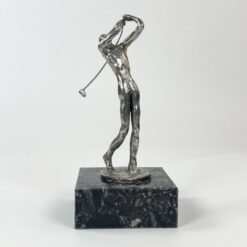 Aliumininė golfo žaidėjo statula ant marmurinio postamento 10x10x21,5 cm