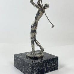 Aliumininė golfo žaidėjo statula ant marmurinio postamento 10x10x21,5 cm