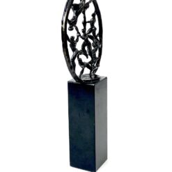 Aliumininė abstrakti skulptūra su žmonių figūromis 4×11,5×23,5 cm