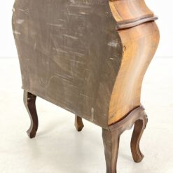 Itališka rokoko stiliaus riešutmedžio lukšto komodėlė 36x74x69 cm