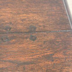 Ąžuolinis staliukas su stalčiumi 49x50x50 cm