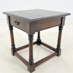 Ąžuolinis staliukas su stalčiumi 49x50x50 cm