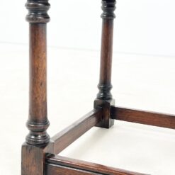 Ąžuolinis staliukas su stalčiumi 49x50x50 cm