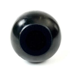 Aliumininė abstrakti skulptūra su žmonių figūromis ant rutulio 7,5x8x17 cm