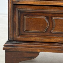 Raudonmedžio spintelė 31x54x79 cm