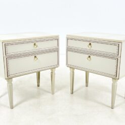 Šviesios klasikinio stiliaus spintelės 2 vnt. komplektas 37x55x60 cm