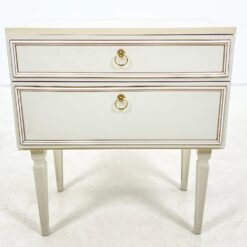 Šviesios klasikinio stiliaus spintelės 2 vnt. komplektas 37x55x60 cm