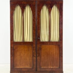 Senovinė raudonmedžio rūbų spinta su įstiklintomis durimis 58x132x191 cm