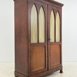 Senovinė raudonmedžio rūbų spinta su įstiklintomis durimis 58x132x191 cm