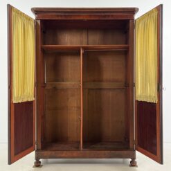 Senovinė raudonmedžio rūbų spinta su įstiklintomis durimis 58x132x191 cm