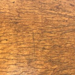 Art Deco riešutmedžio siuvinėjimo staliukas atveriamu stalviršiumi su veidrodžiu 32x56x64 cm