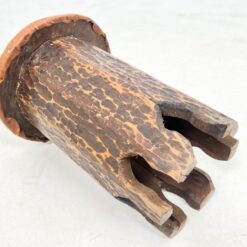 Pušies medžio taburetė su odine sėdimąja dalimi 31x31x42 cm