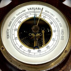 Sieninis termometras ir barometras mediniame drožinėtame rėme 5x18x45,5 cm