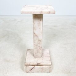 Šviesaus marmuro kolona 27,5×27,5×60,5 cm