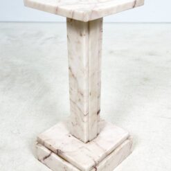 Šviesaus marmuro kolona 27,5×27,5×60,5 cm