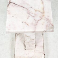 Šviesaus marmuro kolona 27,5×27,5×60,5 cm
