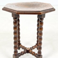 Aštuonkampis ąžuolinis staliukas tekintomis kojomis 37x7x43,5 cm