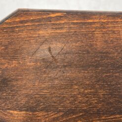 Aštuonkampis ąžuolinis staliukas tekintomis kojomis 37x7x43,5 cm