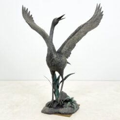 Bronzinė gervės statula 57x91x127 cm
