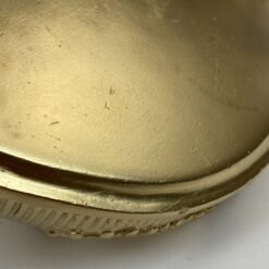 Sieninė pakabinama aukso spalvos gipso konsolytė 13,5x25x13,5 cm