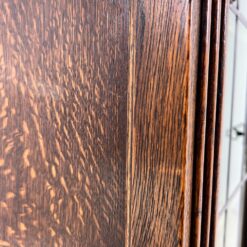 Ispaniško stiliaus ąžuolinis bufetas su žalio stiklo durimis 38x121x190 cm