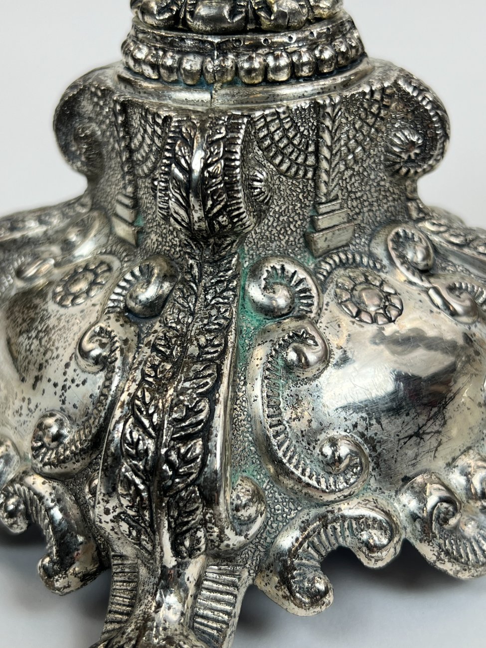 DR0073-zvakides-11 Metalinės žvakidės 2 vnt. komplektas 13x13x24 cm