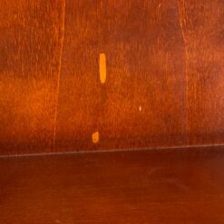 Riešutmedžio pastatomos lentynos ir baro 2 vnt. komplektas