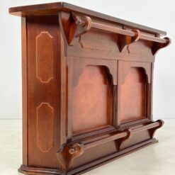 Riešutmedžio pastatomos lentynos ir baro 2 vnt. komplektas