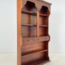 Riešutmedžio pastatomos lentynos ir baro 2 vnt. komplektas