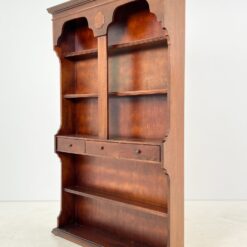 Riešutmedžio pastatomos lentynos ir baro 2 vnt. komplektas