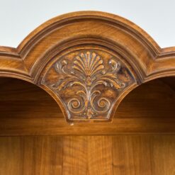 Drožinėtas riešutmedžio dviejų dalių bufetas 50x130x190 cm