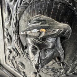 Liudviko XIII laikotarpio stiliaus ąžuolinis bufetas su apšvietimu 47x110x170 cm