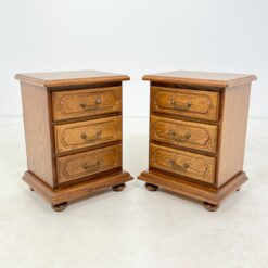 Ąžuolinės trijų stalčių spintelės 2 vnt. komplektas 40x50,5x66 cm