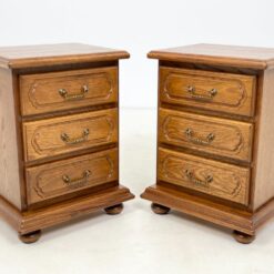 Ąžuolinės trijų stalčių spintelės 2 vnt. komplektas 40×50,5×66 cm