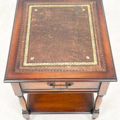 Raudonmedžio staliukas su odiniu stalviršiumi ir stalčiuku 51×44,5×53 cm