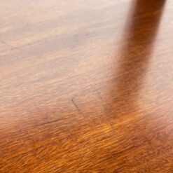 Riešutmedžio spintelės gobeleno ir stiklo stalviršiais 2 vnt. kompl. 40x53x59,5 cm