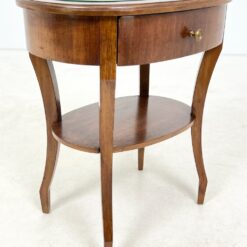 Riešutmedžio spintelės gobeleno ir stiklo stalviršiais 2 vnt. kompl. 40x53x59,5 cm