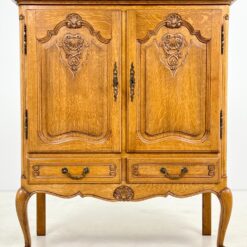 Ąžuolinė dviejų durų ir dviejų stalčių komoda 45x101x119 cm