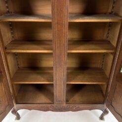 Ąžuolinis bufetas su žalio stiklo durimis 39,5x109x139,5 cm