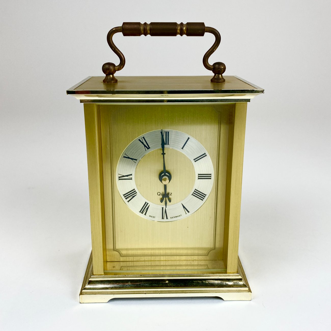 DR0097-pastatomi-laikrodziai-0 Kvarcinis “Emes” stalinis žalvarinis laikrodis (neveikiantis) 7×9,5×15 cm