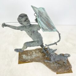 Bronzinė berniuko su aitvaru ir šuniu statula 75x125x142,5 cm