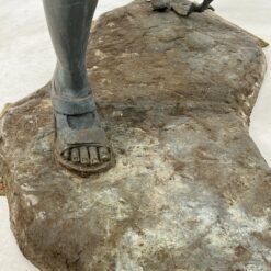 Bronzinė berniuko su aitvaru ir šuniu statula 75x125x142,5 cm