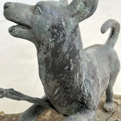 Bronzinė berniuko su aitvaru ir šuniu statula 75x125x142,5 cm